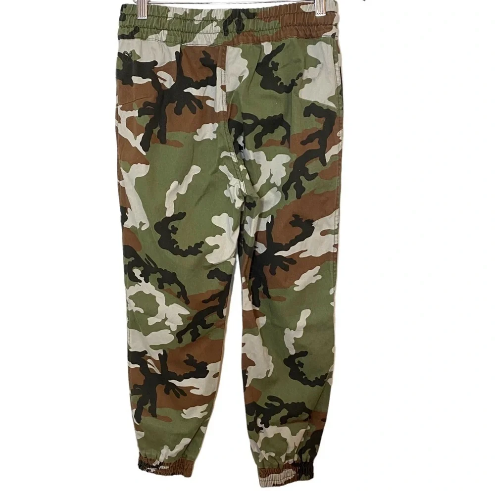 Aritiza TNA Alix Pant- High Waisted Elastic Cuff Camo Joggers - Picture 6 of 13